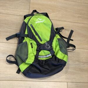 Sunhiker Green and Gray backpack
